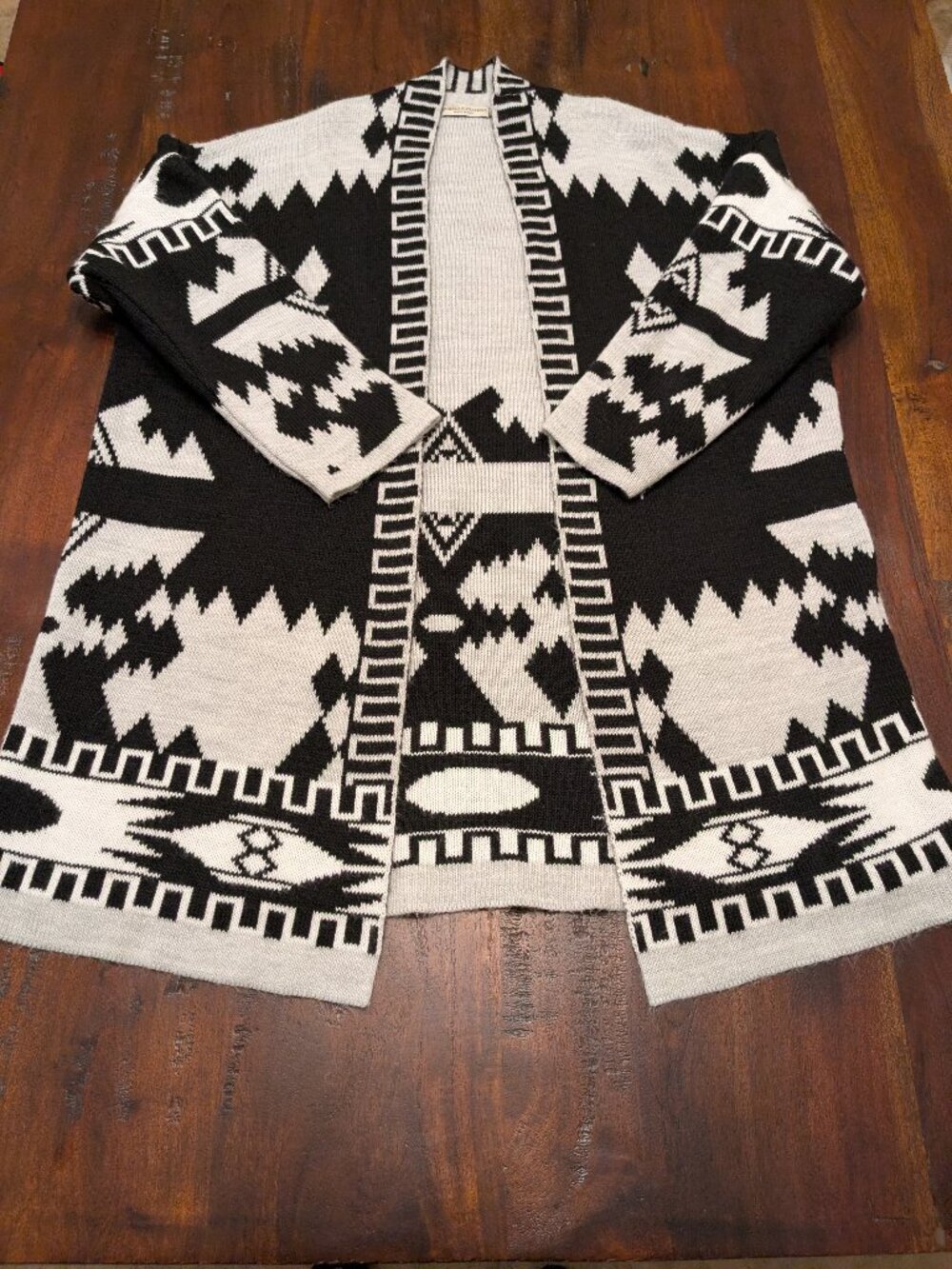 Vanessa Alexandra Made in Italy Black White Geometric Aztec Open Cardigan 1X